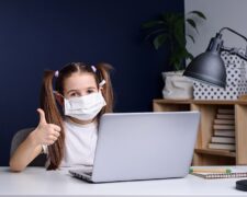 Koronawirus a uzależnienie od internetu – jak obecna sytuacja wpłynie na dzieci i młodzież?