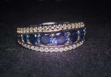 Pierścionek z szafirem i jego magiczne właściwości