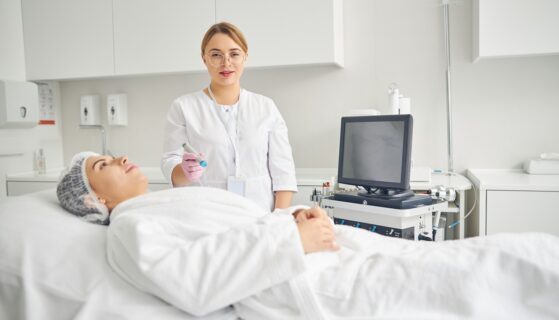 Sprzęt do salonu medycyny estetycznej – 3 najważniejsze kwestie, o które powinien zadbać Twój dystrybutor