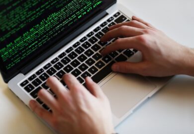 Niszczenie danych na nośnikach – jak skutecznie je usunąć?